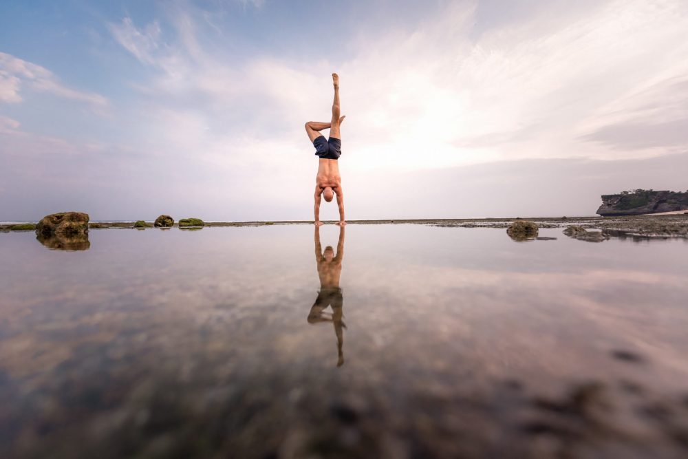 Handstand Summer Intensive by barefootyoga.eu